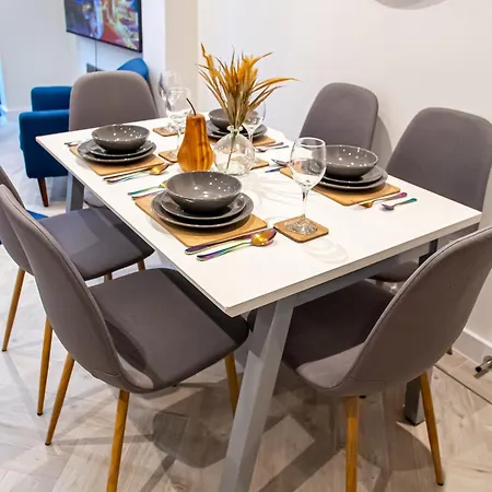 Bv Luxury 3 Bedroom Townhouse At Bed Cliff Oaks Leeds  Room photo