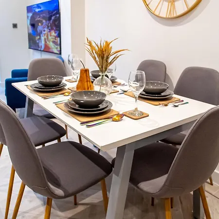 Bv Luxury 3 Bedroom Townhouse At Bed Cliff Oaks Leeds  Room photo