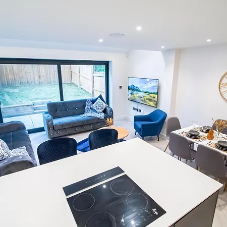 Bv Luxury 3 Bedroom Townhouse At Bed Cliff Oaks Leeds  Room photo