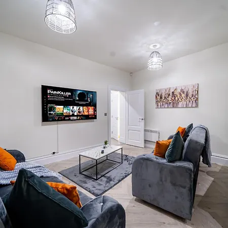 Bv Luxury 3 Bedroom Townhouse At Bed Cliff Oaks Leeds  Room photo