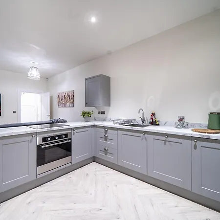 Bv Luxury 3 Bedroom Townhouse At Bed Cliff Oaks Leeds  Room photo