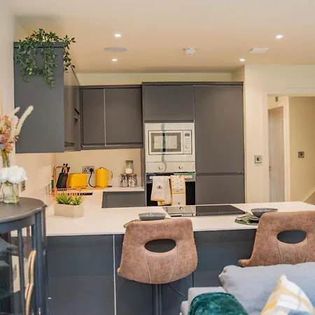 Bv Luxury 3 Bedroom Townhouse At Bed Cliff Oaks Leeds  Room photo