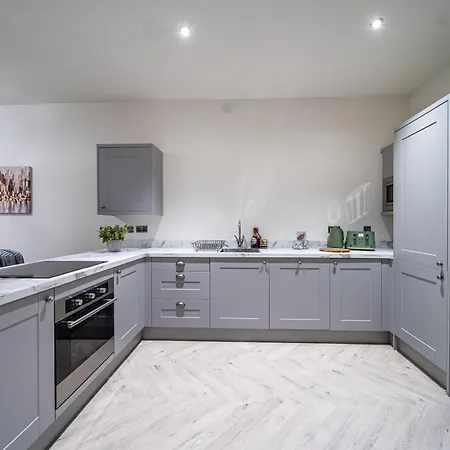 Bv Luxury 3 Bedroom Townhouse At Bed Cliff Oaks Leeds  Room photo
