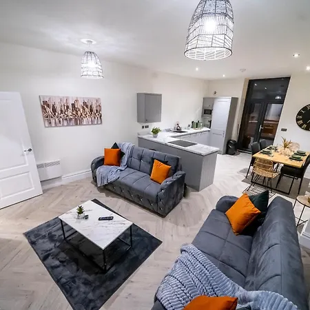 Bv Luxury 3 Bedroom Townhouse At Bed Cliff Oaks Leeds  Room photo