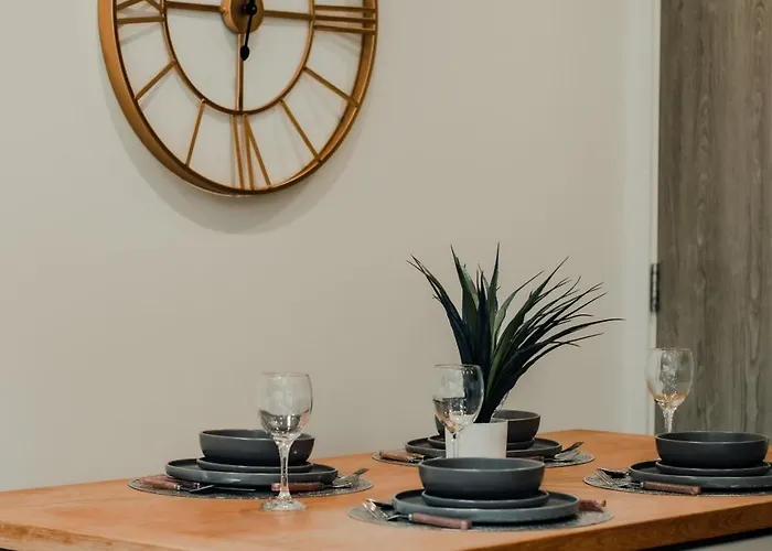 Bv Luxury 3 Bedroom Townhouse At Bed Cliff Oaks