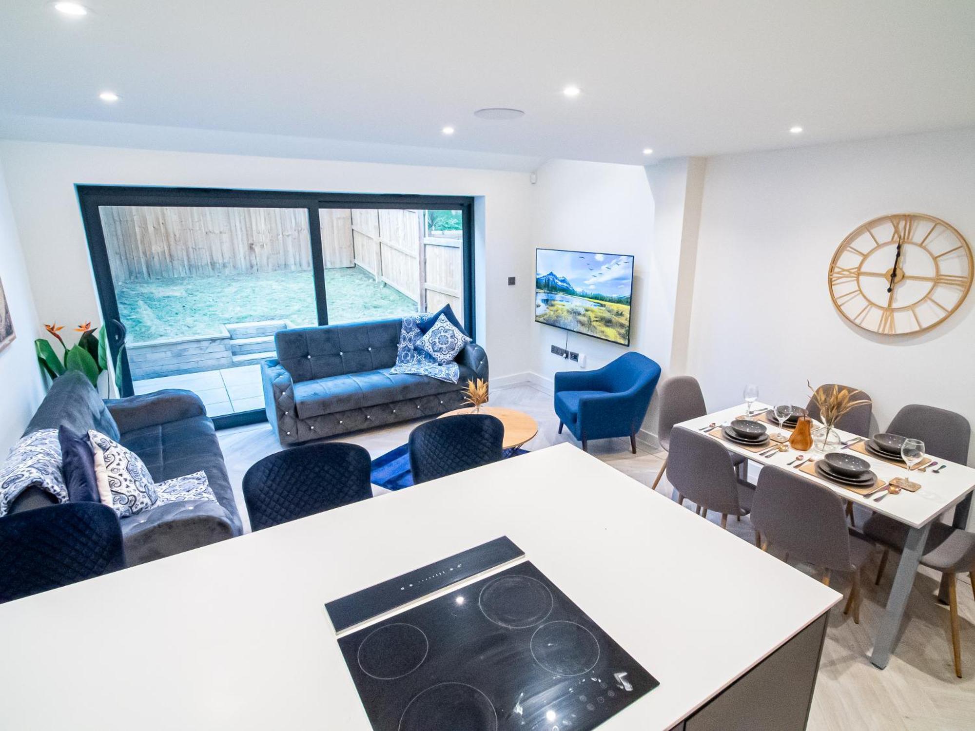 Bv Luxury 3 Bedroom Townhouse At Bed Cliff Oaks Apartment Leeds (West Yorkshire)