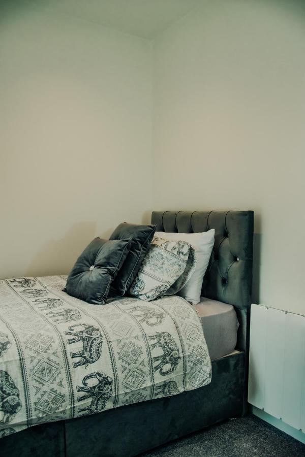 Bv Luxury 3 Bedroom Townhouse At Bed Cliff Oaks Апартаменты Лидс