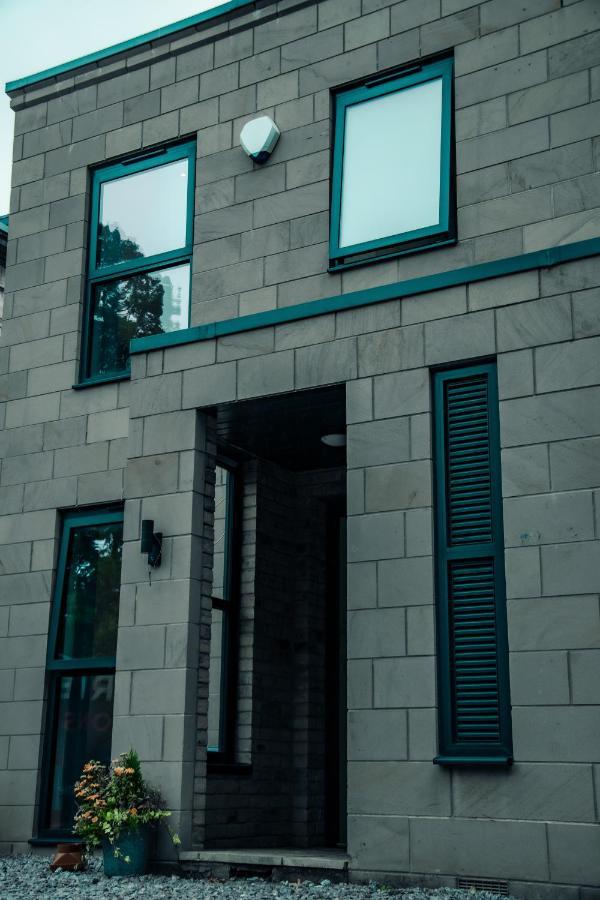 Апартаменты Bv Luxury 3 Bedroom Townhouse At Bed Cliff Oaks *